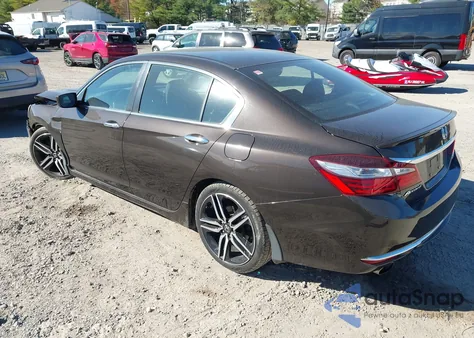 2017 Honda Accord Sport z USA, uszkodzony, nr VIN 1HGCR2F57HA129264